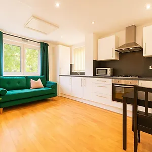 One Bedroom In Centre Apartment Cardiff